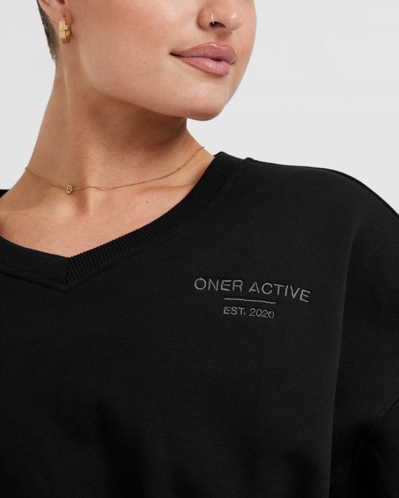 Black Oner Active All Day Est 2020 Crop V-Neck Sweatshirts | 13709GZNF